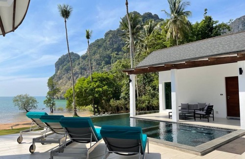 Krabi Villa | Krabi Beach Front Villa near AoNang