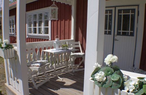 Lammhult House | "Kramphult Sjöåkra", holiday idyll for families right on Lake Stråk with a jetty