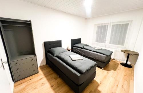 Krefeld Apartment | Krefeld House - 20 Min to DUS AIRPORT & MESSE