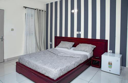 Douala Hotel | krEMLin