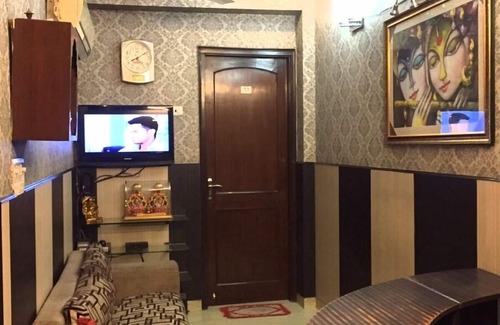 Jangpura Hotel | Krishna Inn