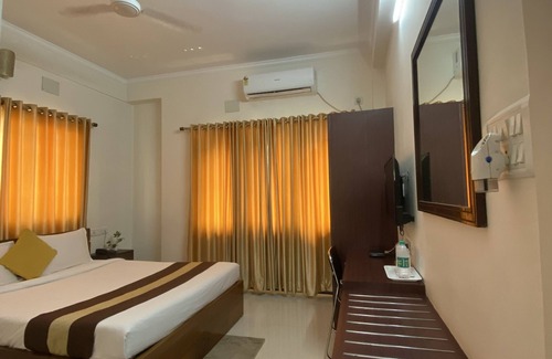South Dum Dum Hotel | Krishna Kunja Guest House