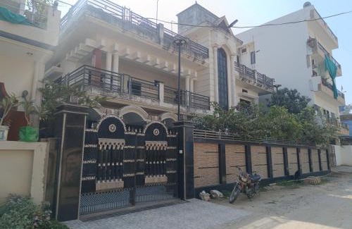 Varanasi Apartment | Krishna Villa