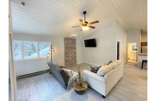 Whitefish Condo | Kristiana Cozy 3 bedroom ski in condo