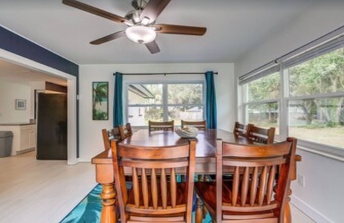 Crystal River House | Kristin's Cove - Charming 3BR cottage on 1 acre