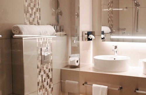 Gordons Bay Central Hotel | Krystal Beach Hotel