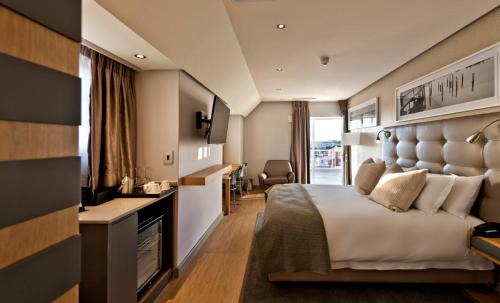 Harbour Island Hotel | Krystal Beach Hotel