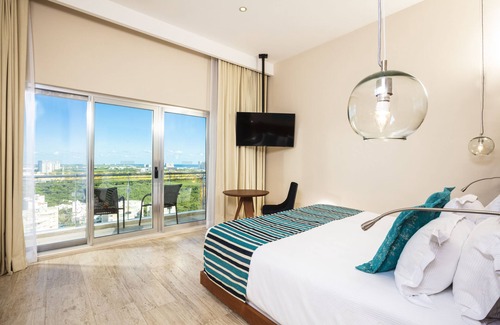 Downtown Cancun Hotel | Krystal Urban Cancun & Beach Club