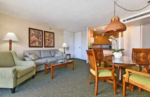 Honokowai Condo | KS 403 Spacious 2BD Kaanapali Condo AC OceanFront Pool Hot Tub