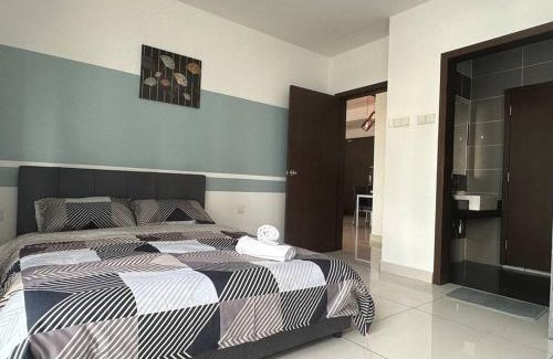 Taman Century Apartment | KSL City Mall 6pax with 55” TV & Netflix@2CarPark