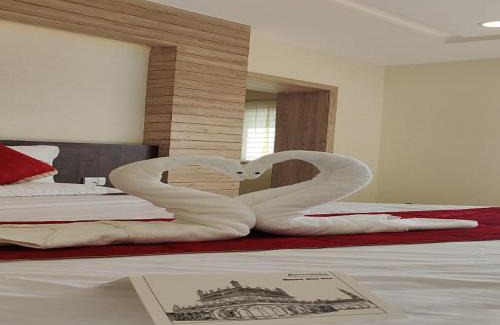 Belakavadi Hotel | KSTDC Hotel Mayura Bharachukki, Shivanasamudra
