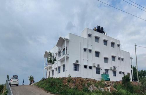 Belakavadi Hotel | KSTDC Hotel Mayura Bharachukki, Shivanasamudra