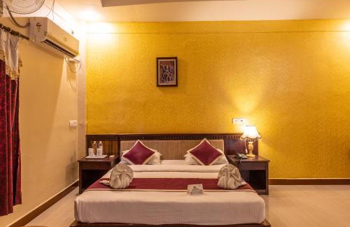 Badami Hotel | KSTDC Hotel Mayura Chalukya, Badami