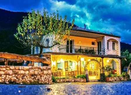 Karpenisi House | Ktima Ampares