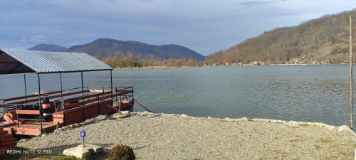 Milici House | Kuća za odmor "DRINSKI KONAK" - Zvorničko jezero - Drina