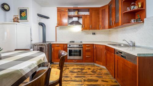 Cabar Ski Chalet | Kuća za odmor 'Julka'