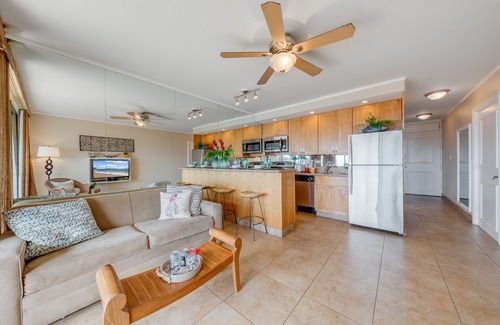 Honokowai Condo | KU 321 OceanFront w Spectacular Ocean Views AC
