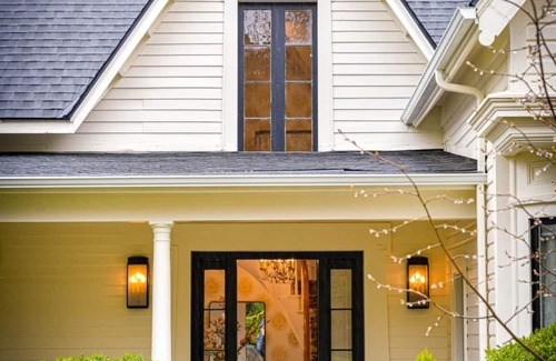 Jacksonville House | Kubli Haus - Suite #4 ~ Luxury, Style & Location, 1 block to Britt