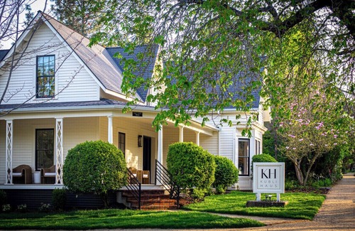 Jacksonville House | Kubli Haus - Suite #4 ~ Luxury, Style & Location, 1 block to Britt
