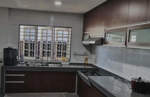 Kuching House | Kuching Homestay Double Storey