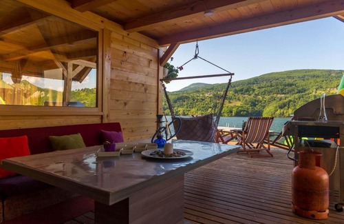 Bajina Basta Villa | Kucica na Vodii