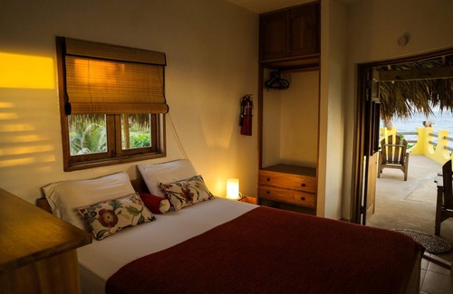 Treasure Beach House | Kudehya Guesthouse