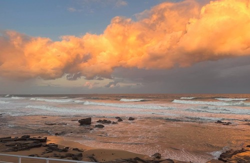 Merewether Apartment | Kui Seaside Escape - Oceanview Apartment