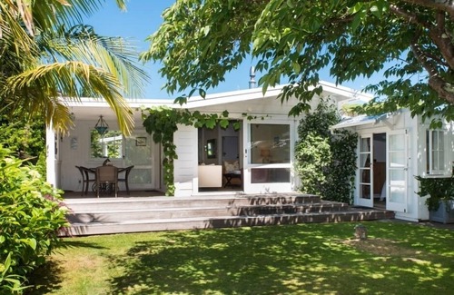 Te Awanga House | Kuku Cottage. The perfect coastal getaway.