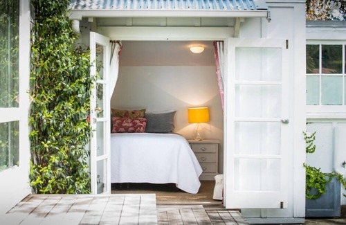 Te Awanga House | Kuku Cottage. The perfect coastal getaway.