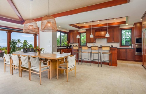 Kaupulehu House | Kulanakauhale 7 – Deluxe Ocean View | Onsite Staff & Daily Housekeeping