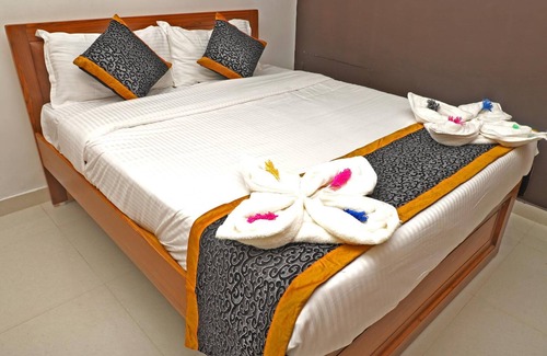 Periyur Hotel | Kumaran Kudil