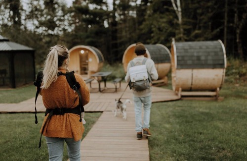 Beaver Bay RV Rental | Kung tält - Hillside Site - Glamping Tent for Two!