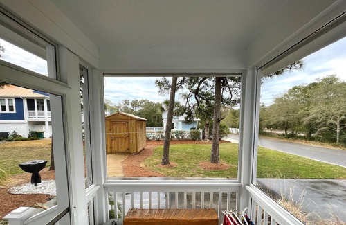 Kure Beach House | Kure Beach Comfort.2 Minute Walk To Beach!