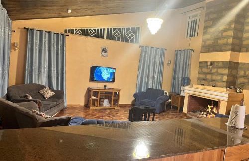 Kenya House | Kuriahs FarmHouse