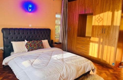 Kenya House | Kuriahs FarmHouse