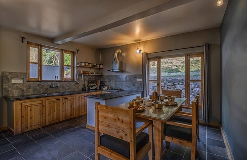 Bullawala Cottage | Kuriyana Stay 2BR A Secluded Heaven by Homeyhuts