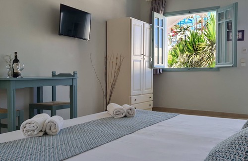 Kato Stalos Hotel | Kurmulis Studios, Studio with Pool View!