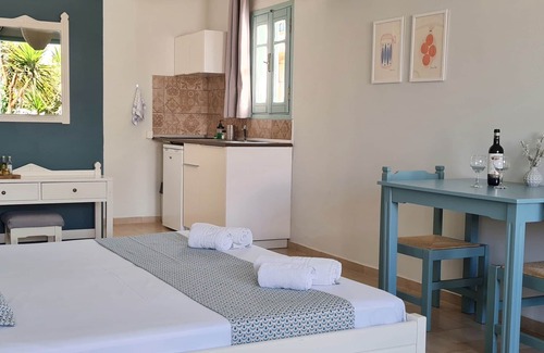 Kato Stalos Hotel | Kurmulis Studios, Studio with Pool View!