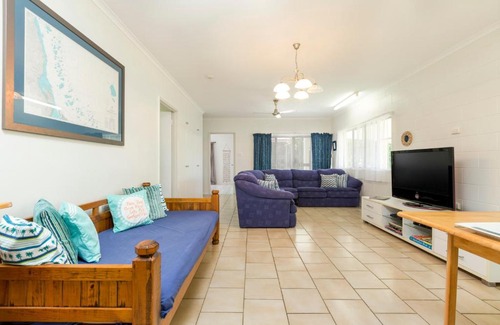 Kurrimine Beach House | Kurrimine Fishing Haven - Pet Friendly, Close to Beach
