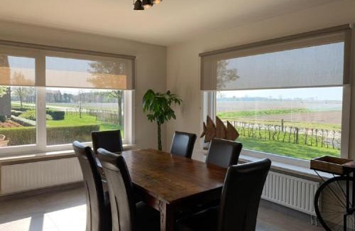 Aardenburg House | Kustverhuur, Polderwoning Isabellahof