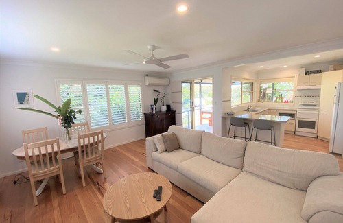 Valla Beach House | Kute Beach Shack - Beach hide away