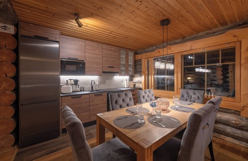 Saariselka Cottage | Kuukkeli Log Houses Villa Aurora (Pupula)