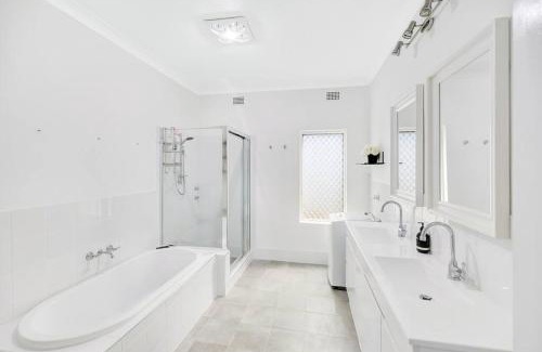 Central Mudgee House | Kuzman Cottage in the Heart of Mudgee