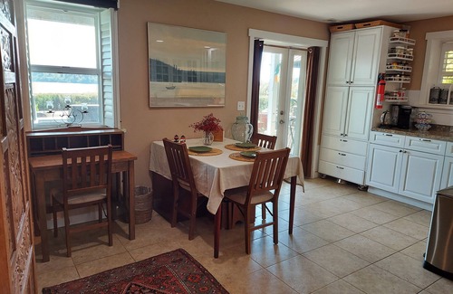Vashon Island Apartment | KVI BEACH HOUSE STUDIO! Directly Above Vashon's Favorite Beach!