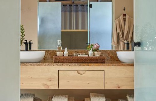 Makana House | Kwandwe Private Game Reserve - Ecca Lodge