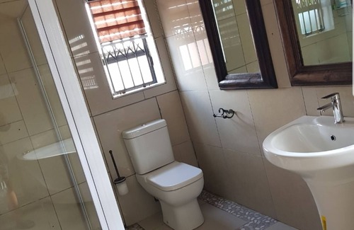 Vryheid House | Kwantulindawo Guesthouse Vryheid
