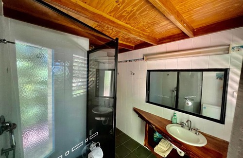 Wongaling Beach House | Kwila Cottage