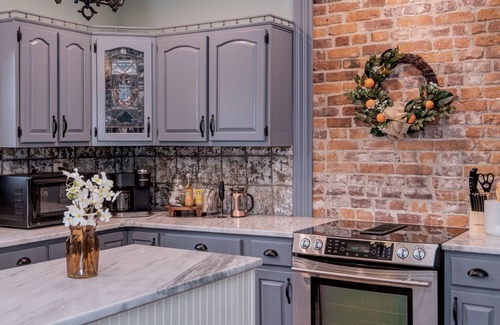 Shelbyville Cottage | KY Bourbon Trail Home, King Bed, FirePit, Near Louisville