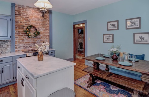 Shelbyville Cottage | KY Bourbon Trail Home, King Bed, FirePit, Near Louisville