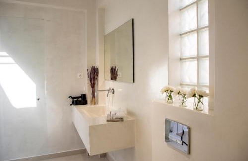 Aegina Town Apartment | Kyma Aegina Suites